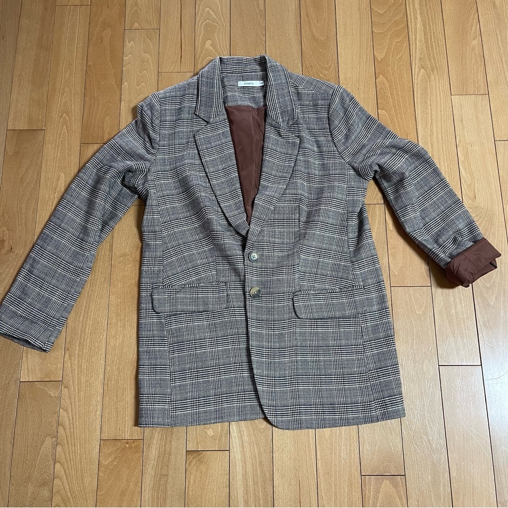 Women’s Blazer.